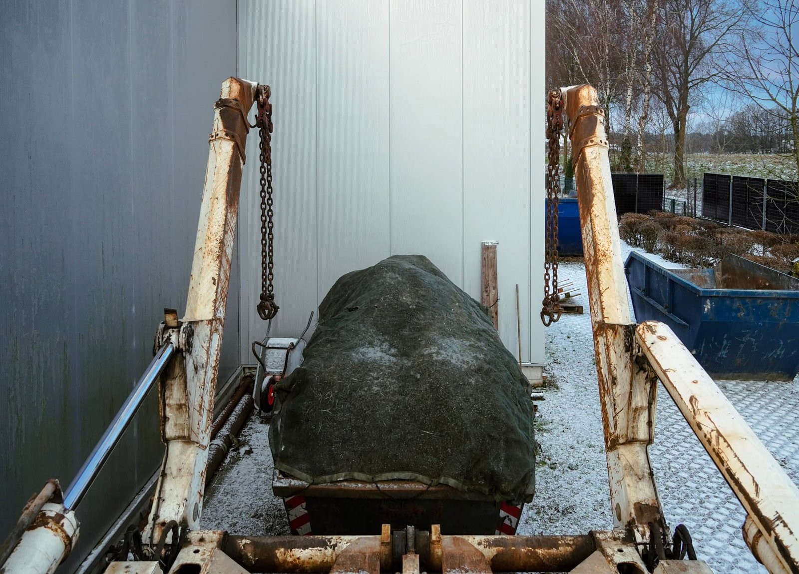 Absetzcontainerfahrzeug mit ISO-zertifiziertem Spänecontainer